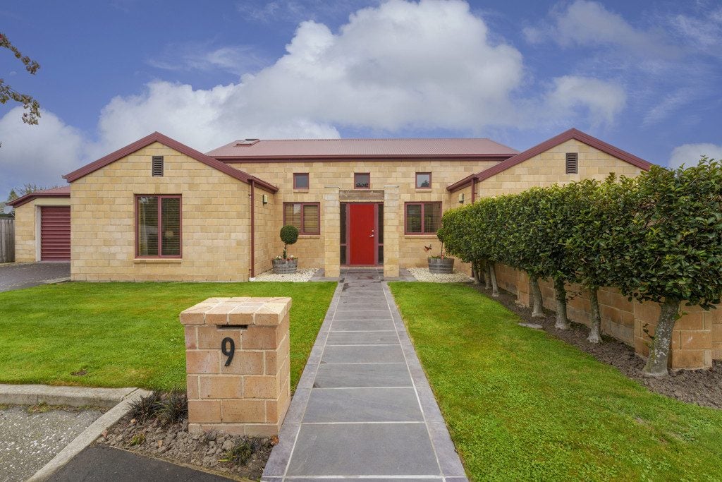 9 Steane Place, Halswell, Christchurch - Carousel 1