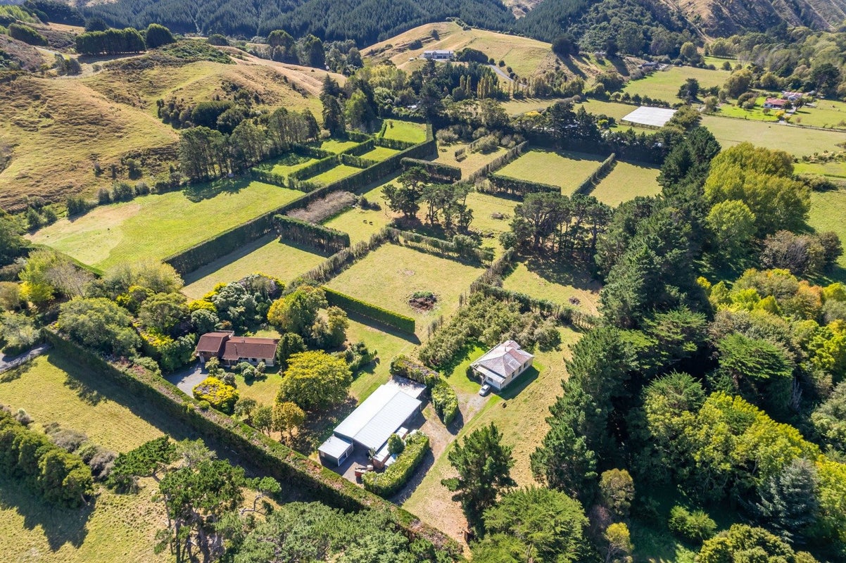 417C Grays Road, Pauatahanui, Porirua - Carousel 1