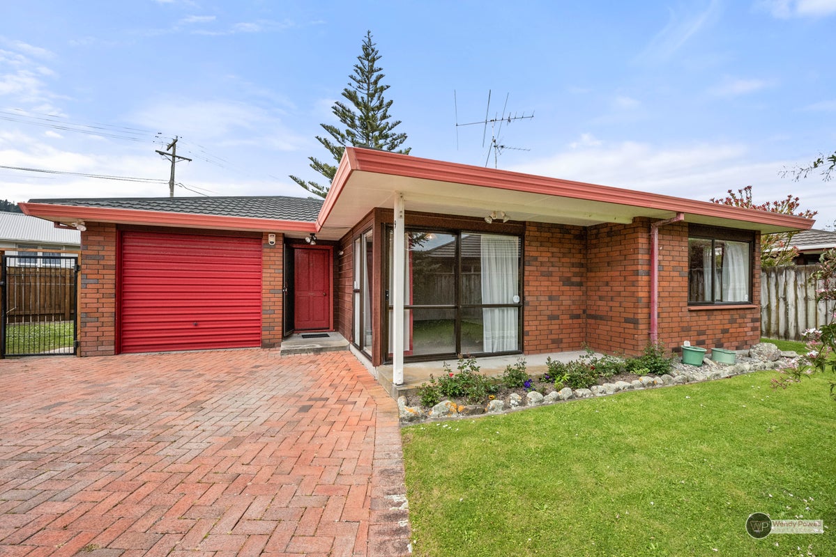 3/9 Cooper Street, Taita, Lower Hutt - Carousel 1