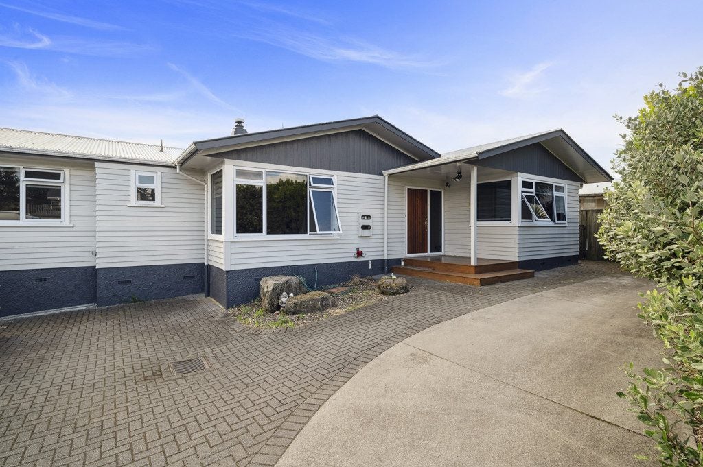 3 Browning Crescent, Owhata, Rotorua - Carousel 1
