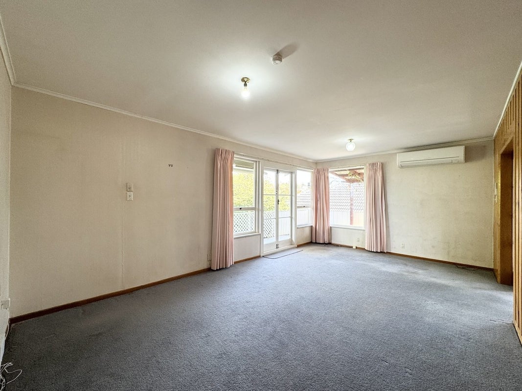 7 Lyford Crescent, Sunnynook, Auckland - Carousel 2