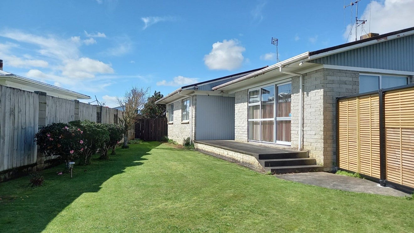 6 Riccarton Place, Dinsdale, Hamilton - Carousel 1