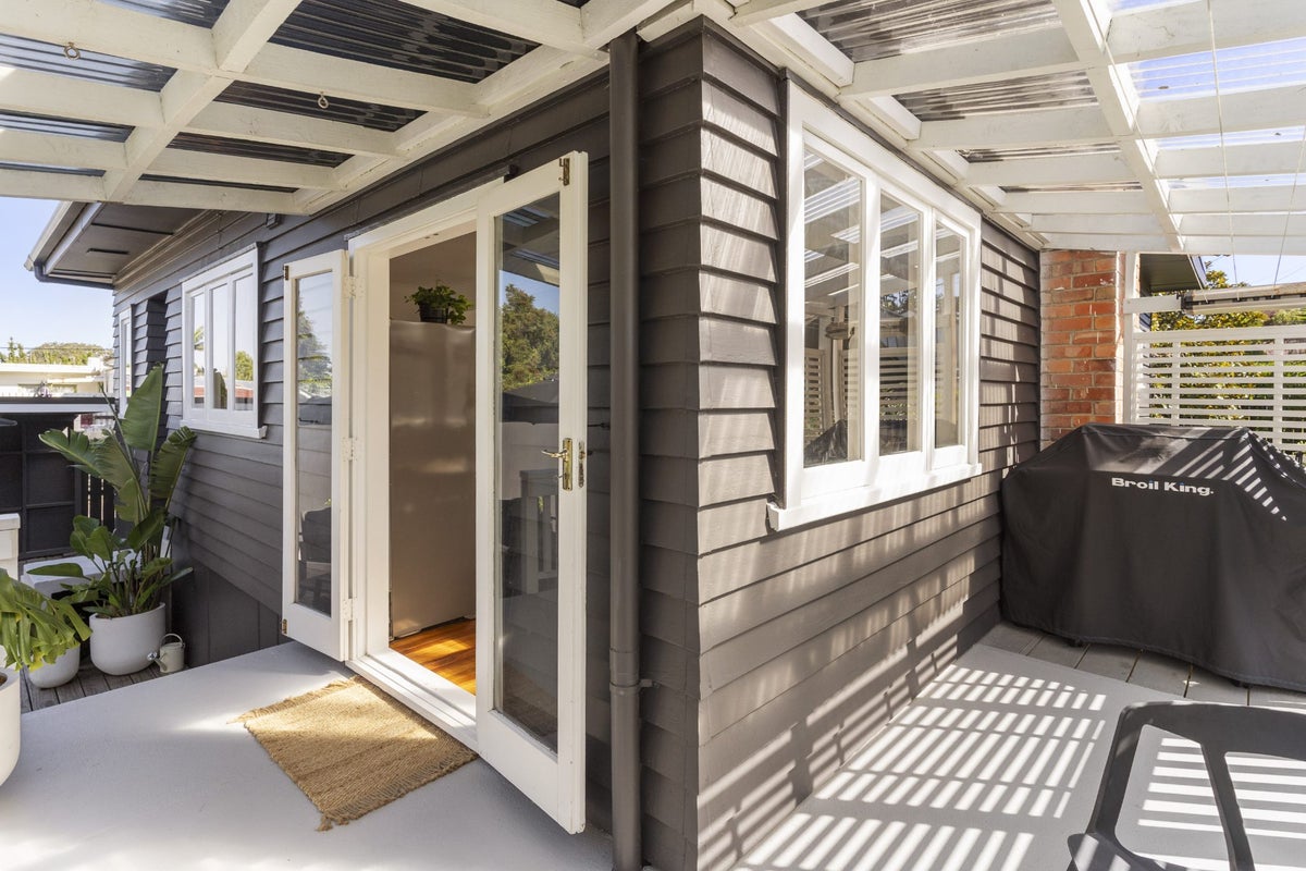 45 Rua Road, Glen Eden, Auckland - Carousel 2