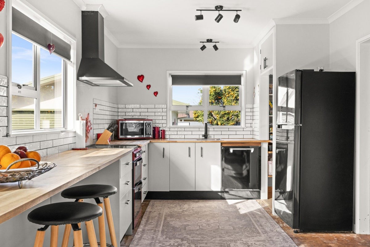 7 Totara Street, Taradale, Napier - Carousel 2