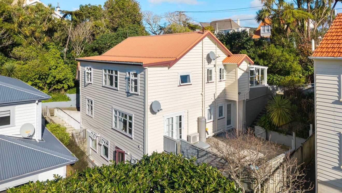 11 Lancaster Street, Karori, Wellington - Carousel 2