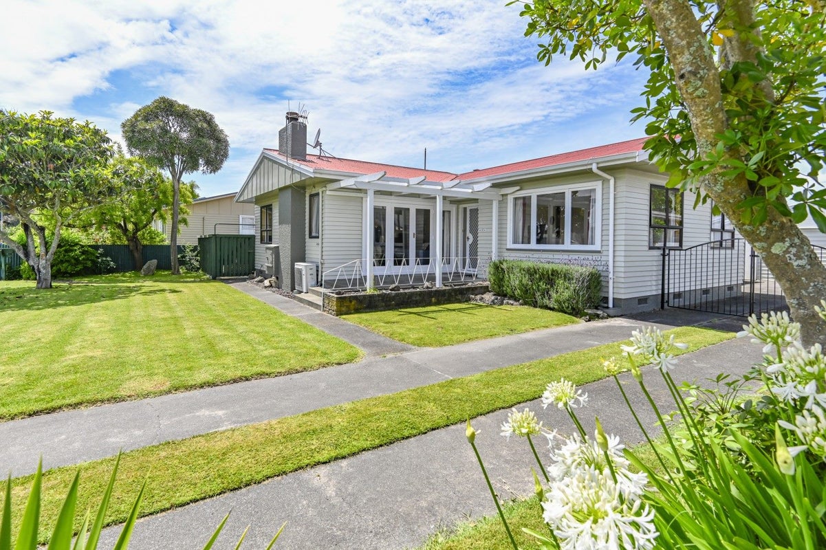 1213 Willowpark Road North, Mayfair, Hastings - Carousel 18