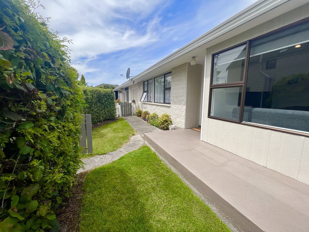 1/56 Ambleside Drive, Burnside, Christchurch - Carousel 1