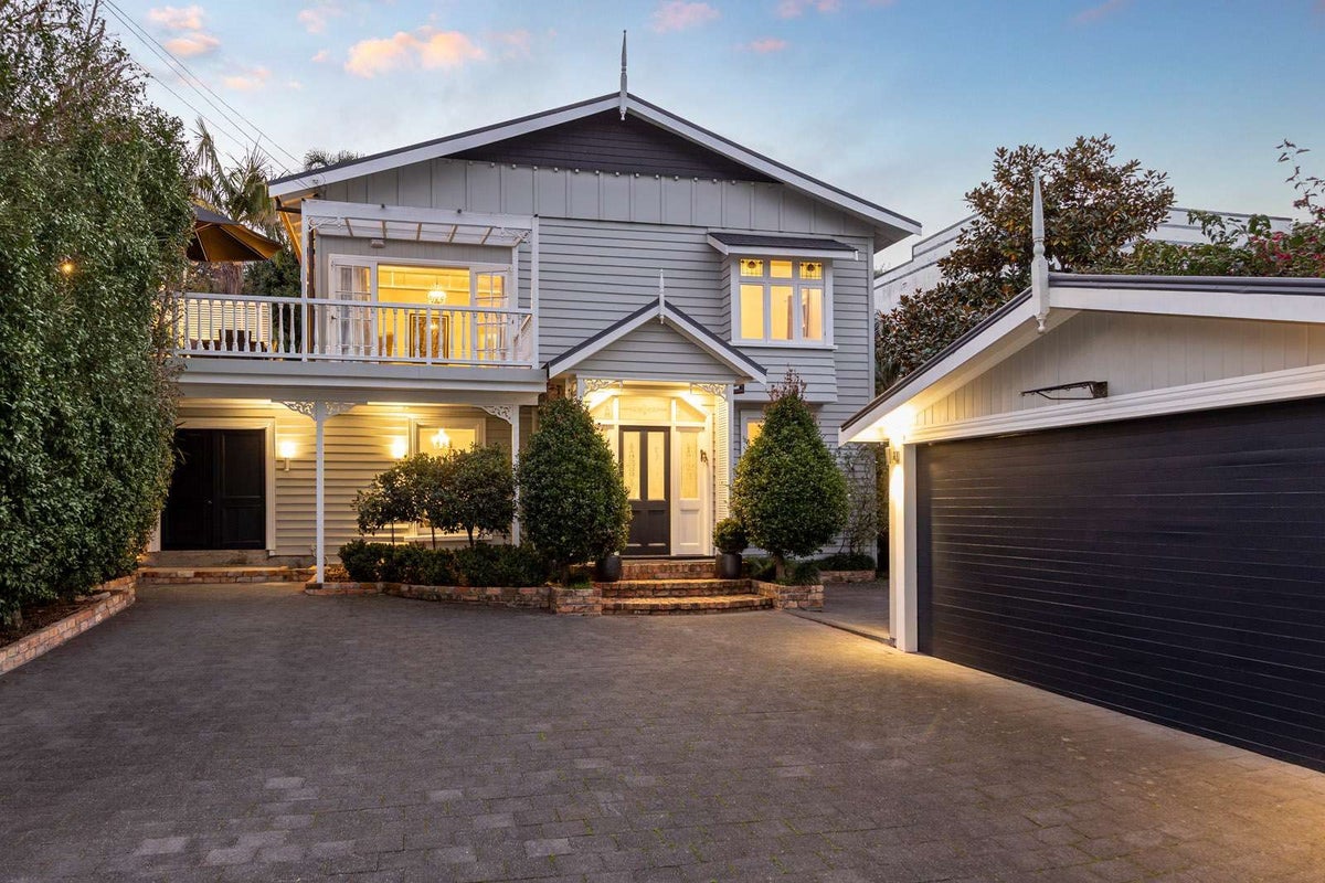 24 Alfred Street, Northcote Point, Auckland - Carousel 1