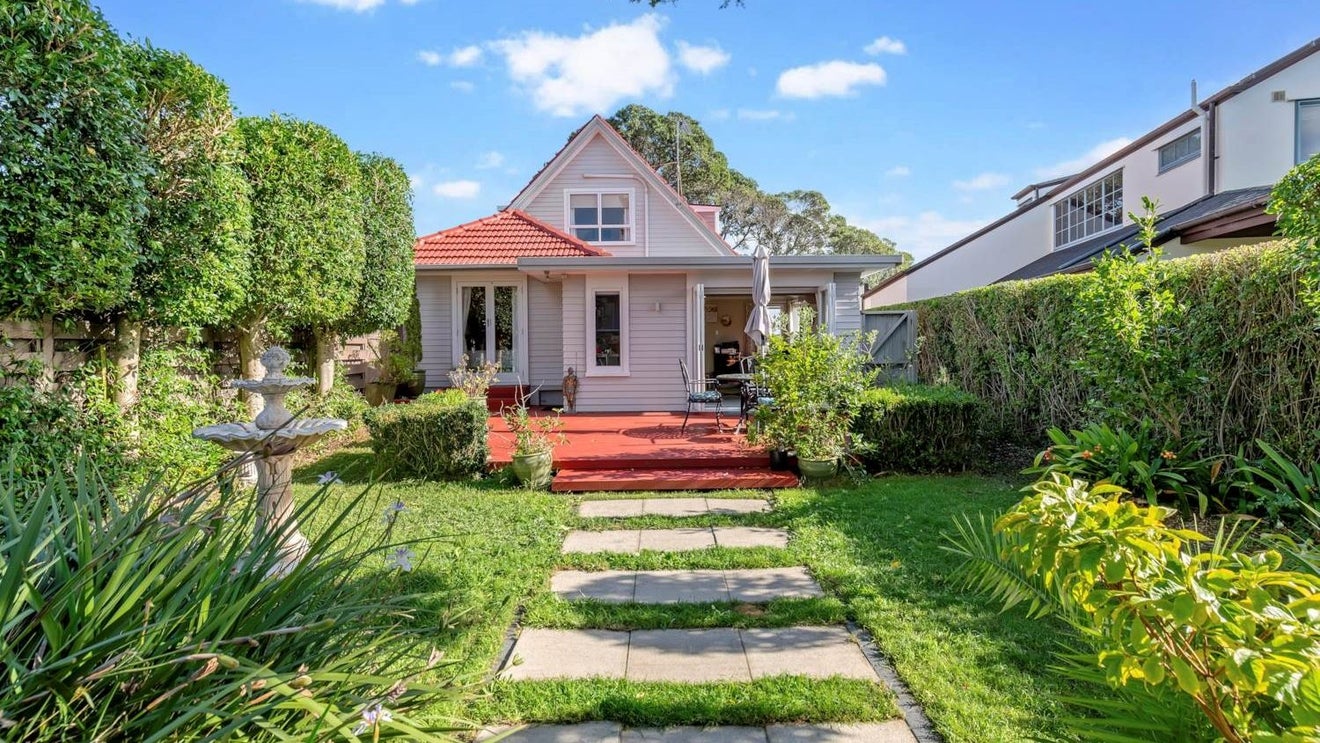 2/58 Takutai Avenue, Half Moon Bay, Auckland - Carousel 1
