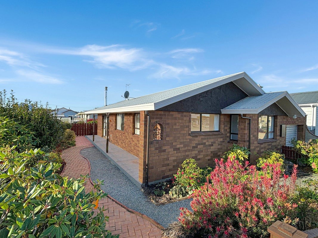 22 Ouse Street, Oamaru - Carousel 1