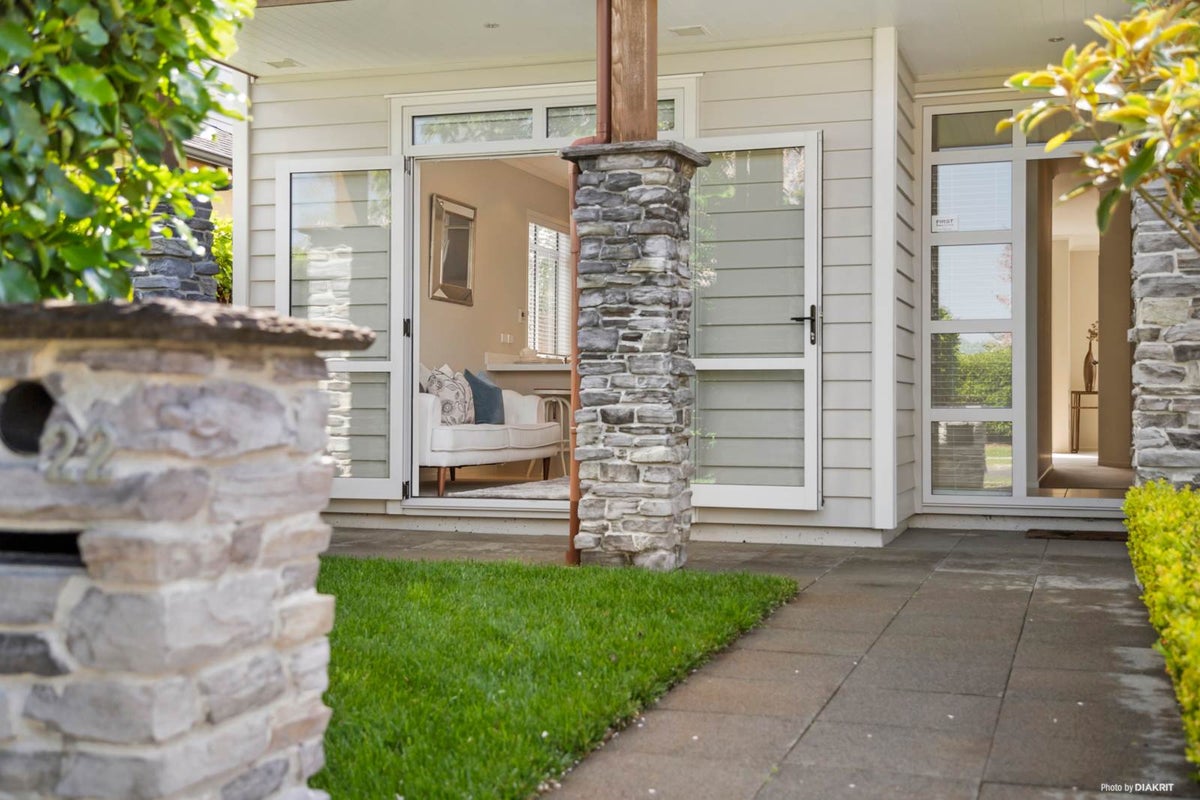 22 Trecarne Street, Karaka, Papakura - Carousel 2