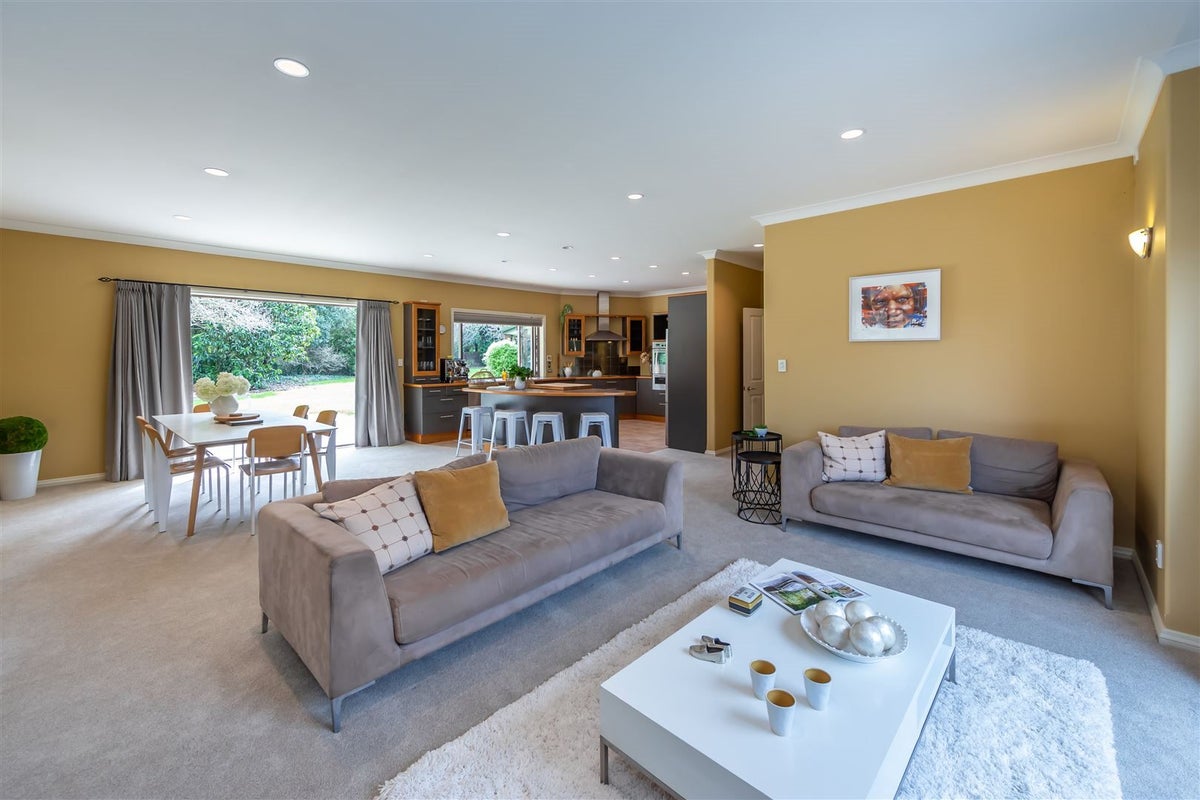 37 Redwood Park Road, Redwood Valley - Carousel 2