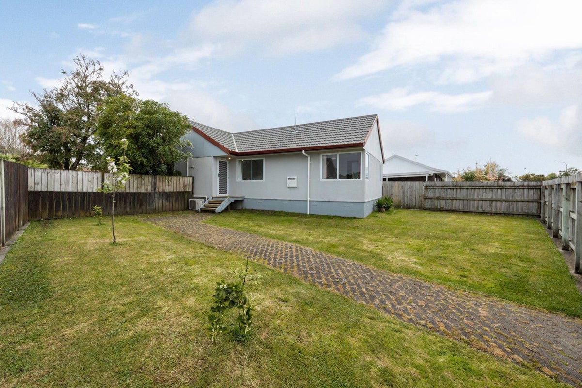 6 Kentucky Crescent, Nawton, Hamilton - Carousel 2