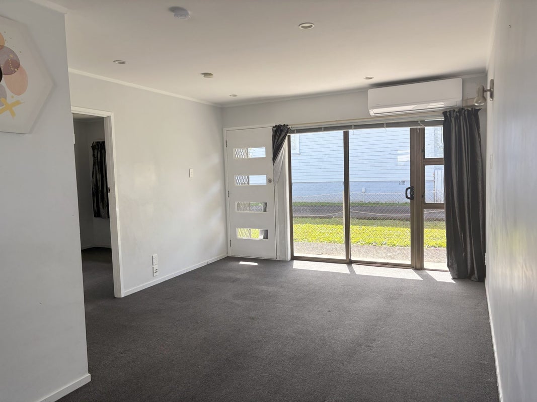 2/81 White Swan Road, Mount Roskill, Auckland City, Auckland - Carousel 1