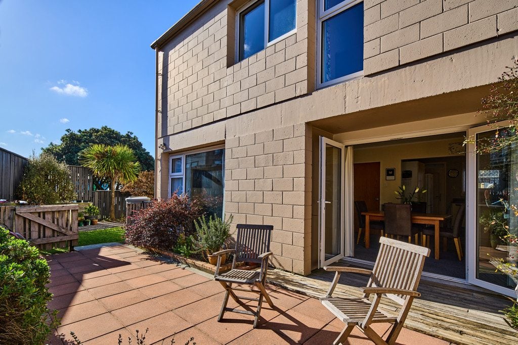 302 Mansfield Street, Newtown, Wellington - Carousel 1