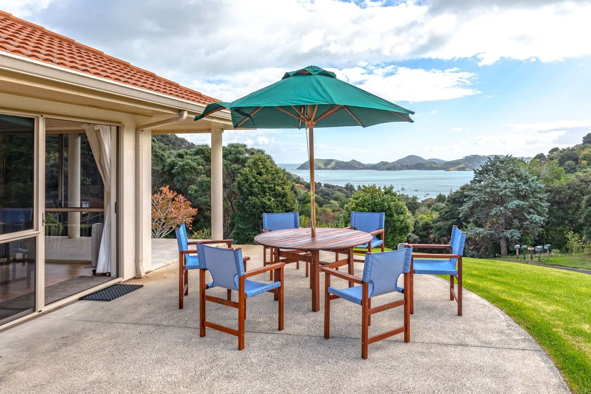 84 Kowhai Drive, Te Kouma - Carousel 1
