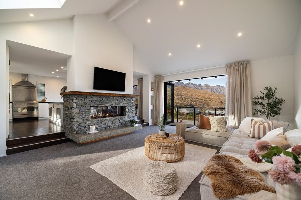 1 Goldleaf Hill, Queenstown, Queenstown - Carousel 2