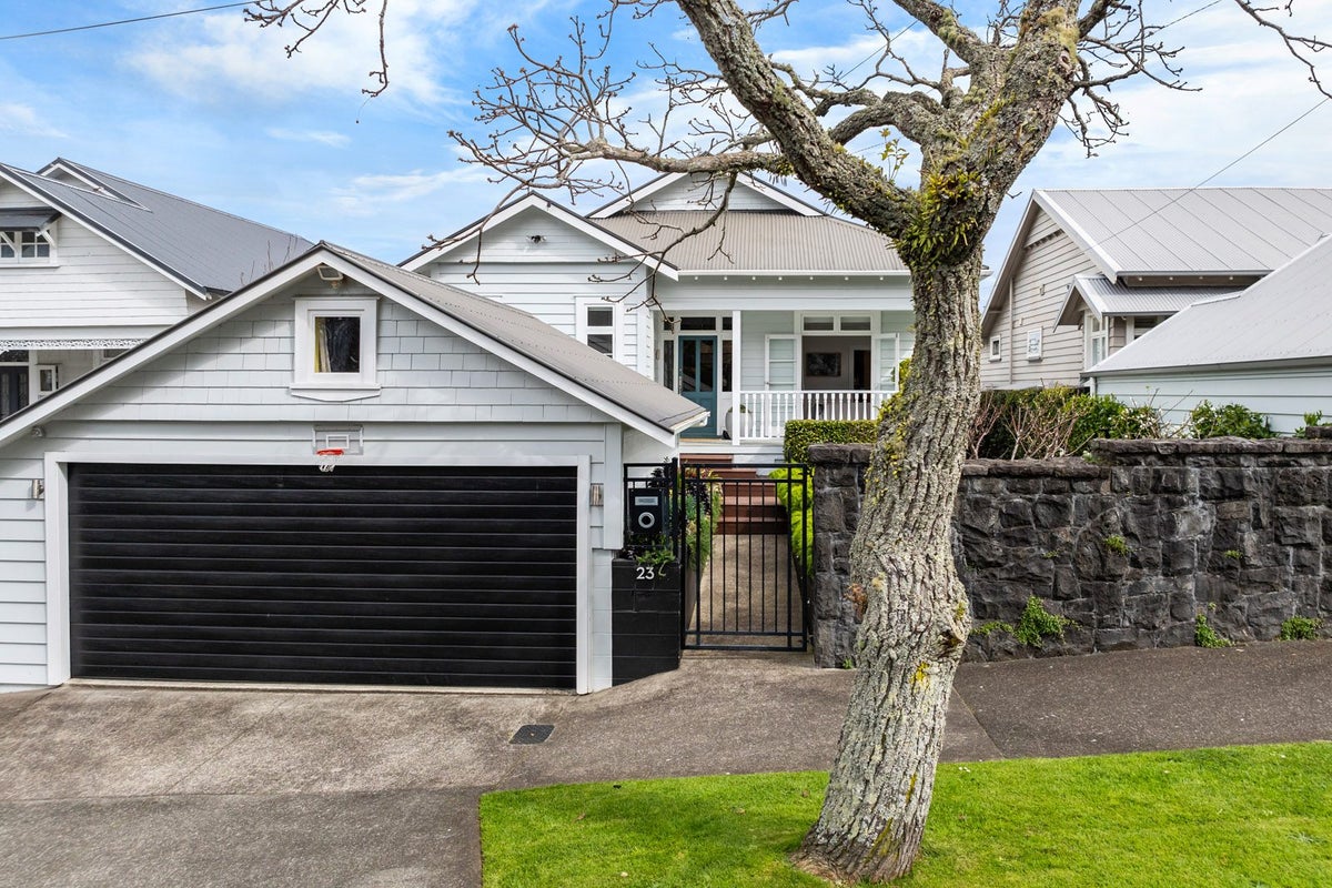 23 Disraeli Street, Mount Eden, Auckland - Carousel 1