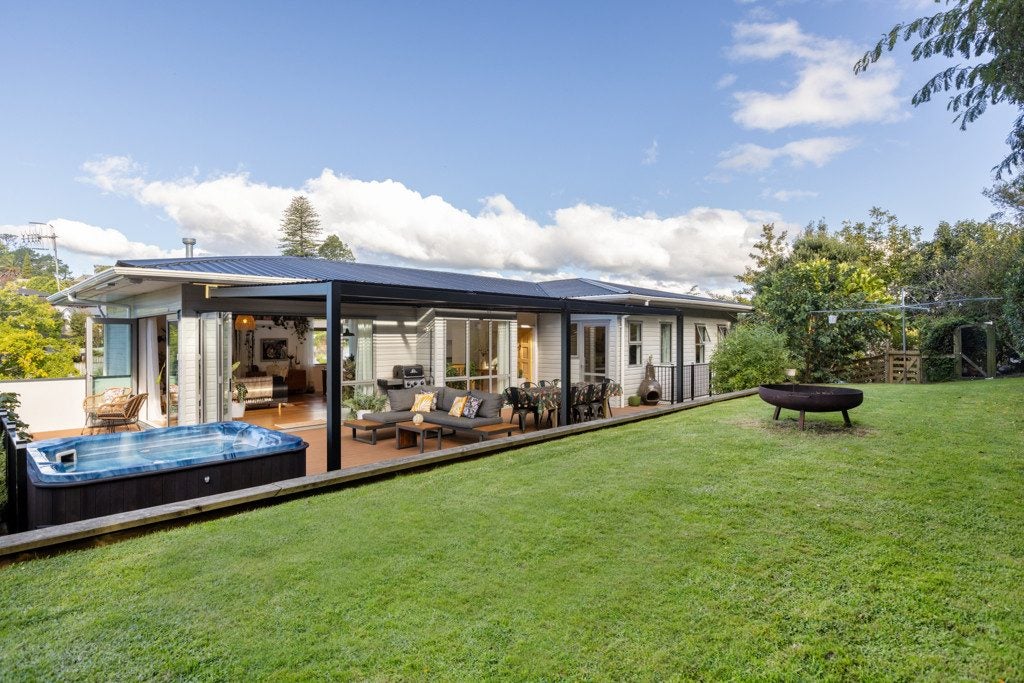 142 Condor Drive, Pyes Pa, Tauranga - Carousel 2