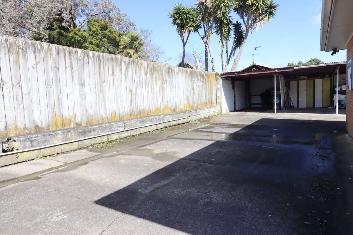 2/81 Seabrook Avenue, New Lynn, Auckland - Carousel 14