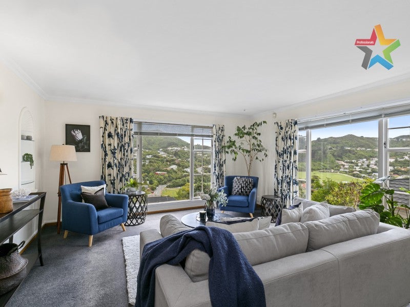 37 Woodhouse Avenue, Karori, Wellington - Carousel 2