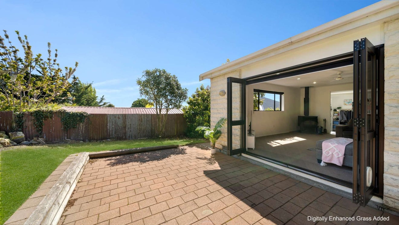 26 Perth Street, South Hill, Oamaru - Carousel 1