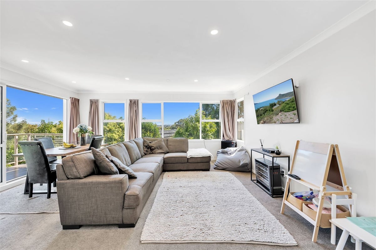146 Ti Rakau Drive, Pakuranga, Auckland - Carousel 1