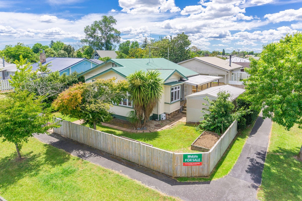 17 Bettina Road, Fairfield, Hamilton - Carousel 1
