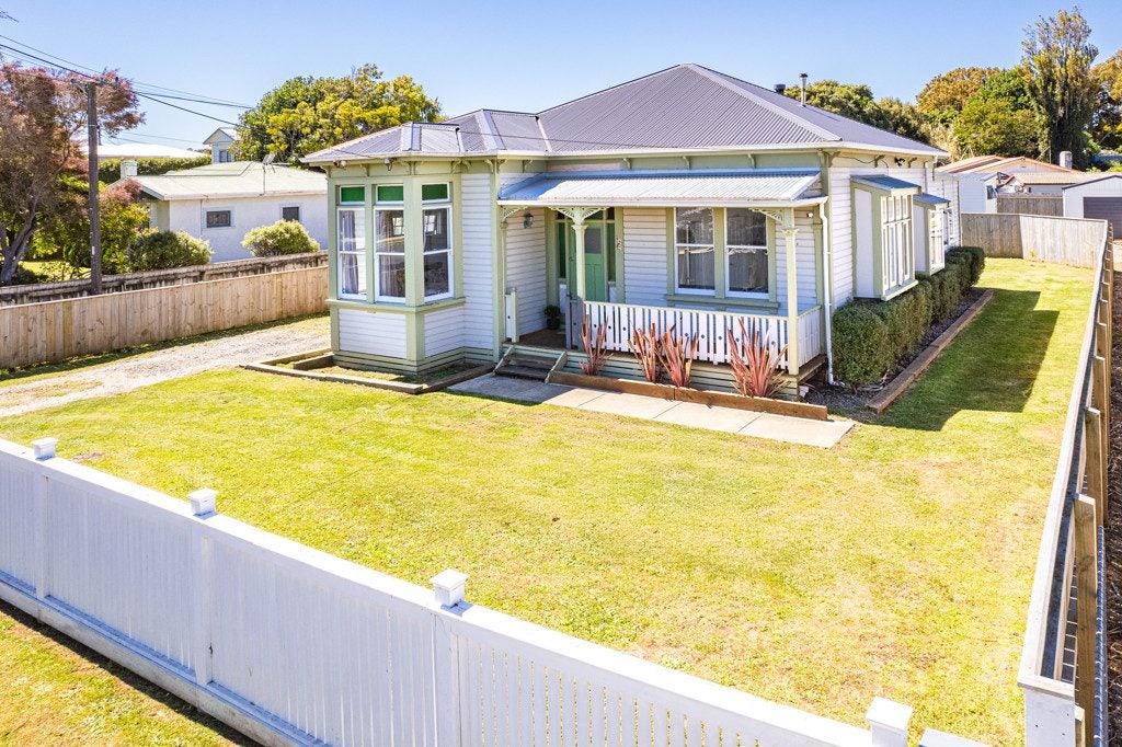 30 Kings Avenue, Gonville, Whanganui - Carousel 1