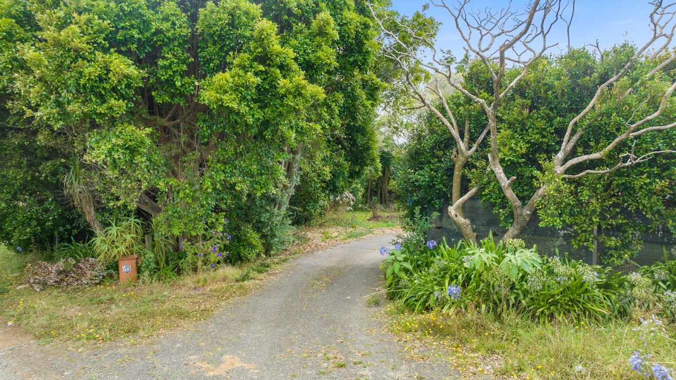 25 Red Hills Road, Massey, Auckland - Carousel 5