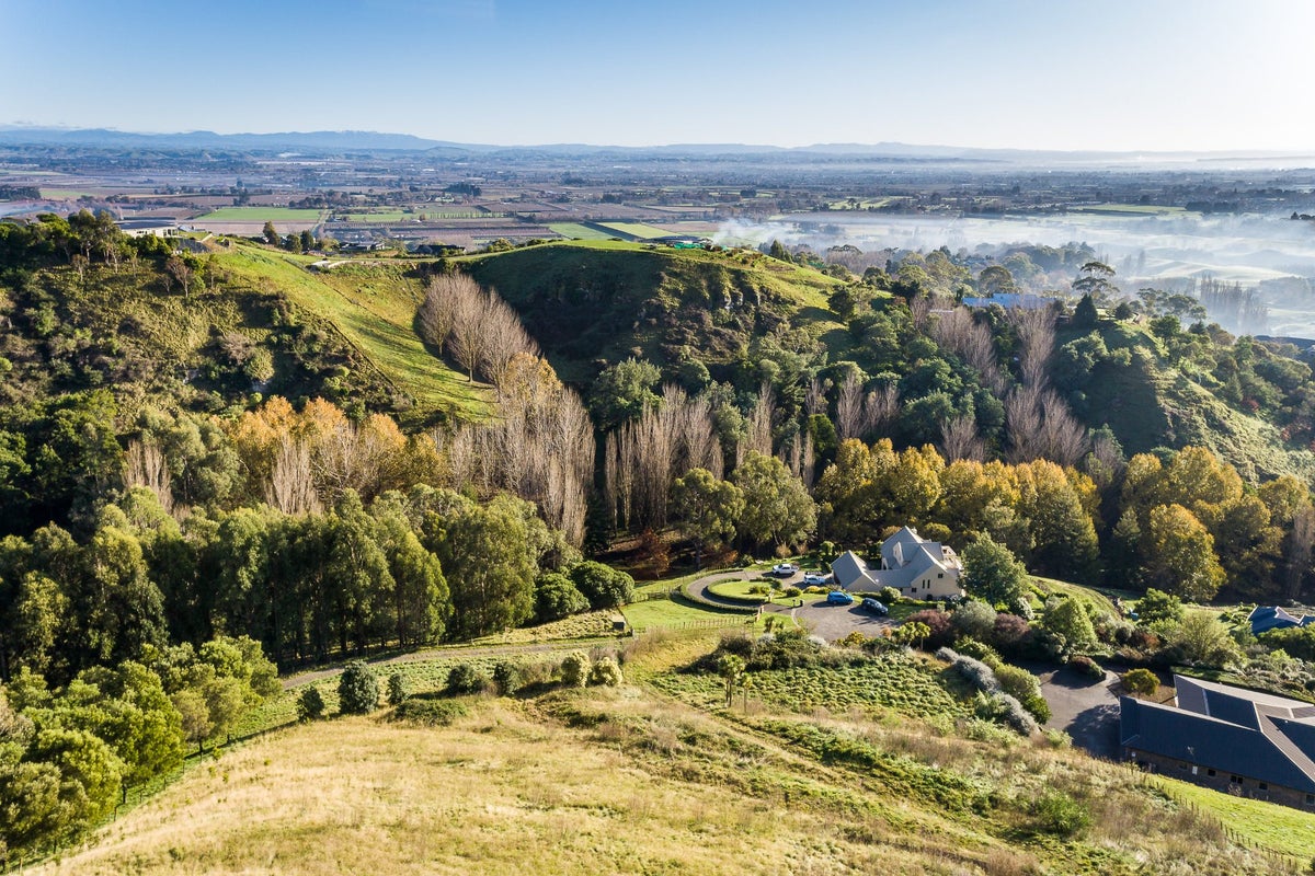 121 Endsleigh Drive, Havelock North, Havelock North - Carousel 1