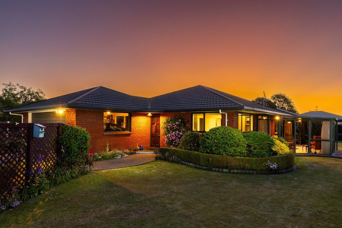 30 Karina Crescent, Redwoodtown, Blenheim - Carousel 1