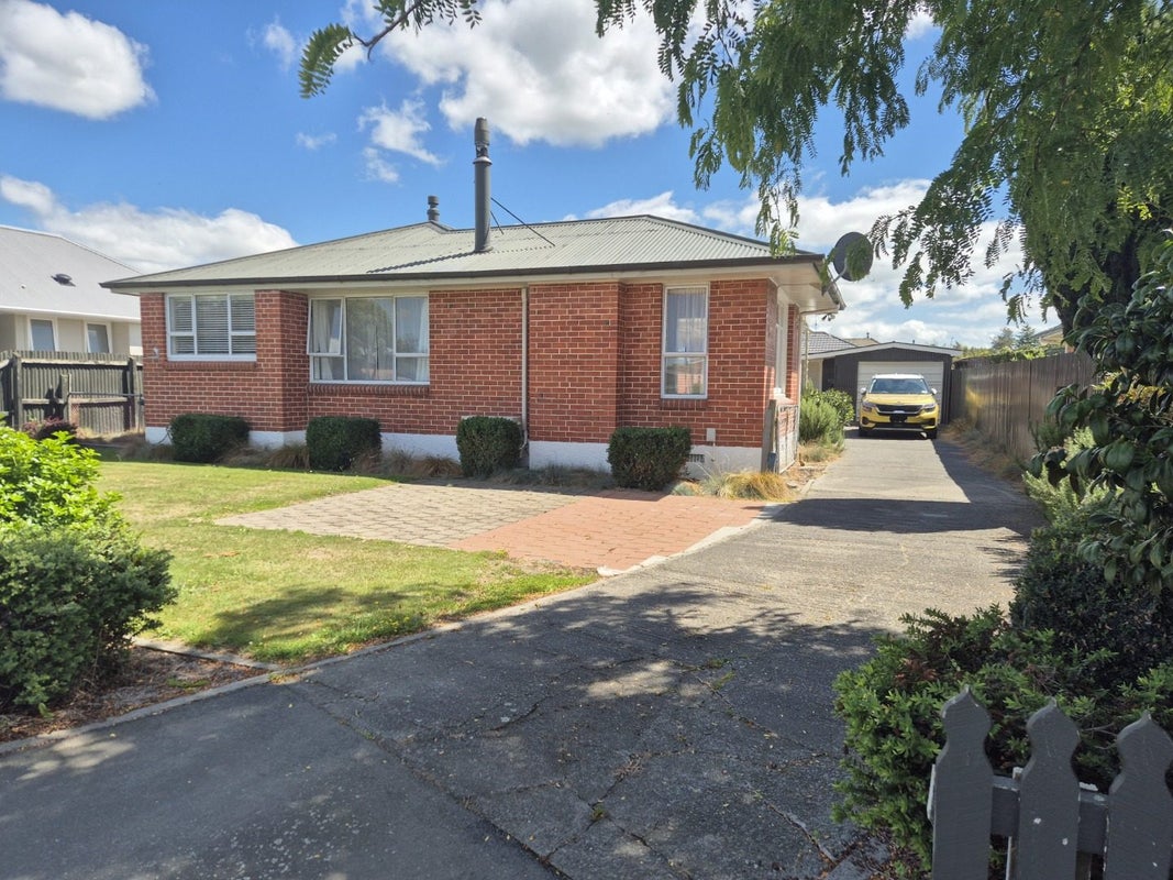 15 Davis Crescent, Netherby, Ashburton - Carousel 1