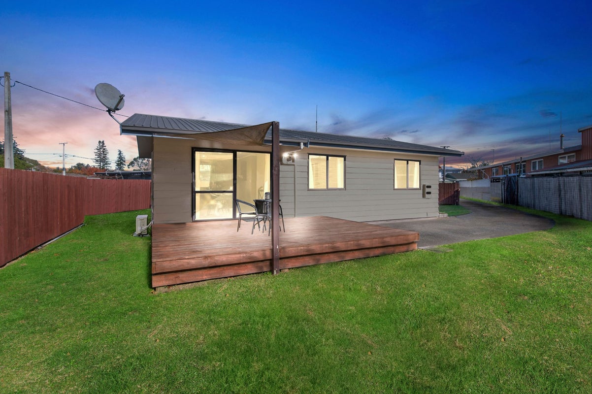 9B Mount View Drive, Mangakakahi, Rotorua - Carousel 1