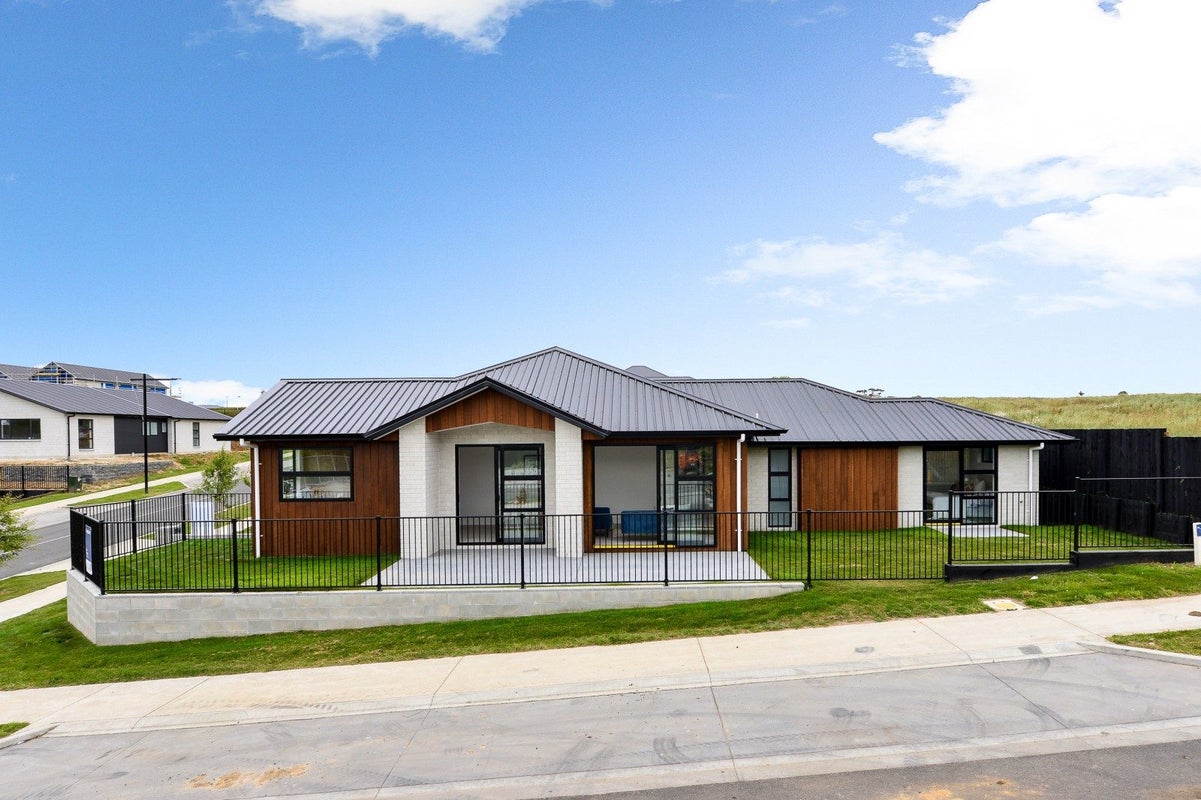 15 Lucina Rise, Peacocke, Hamilton - Carousel 1