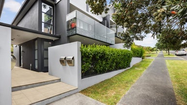 13A Botanical Drive, Silverdale, Silverdale - Carousel 1