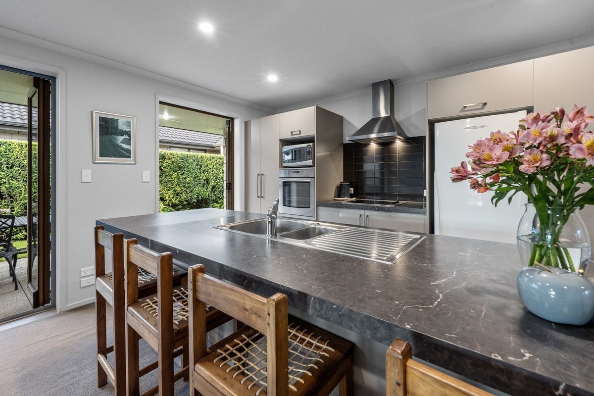 6 Barometer Way, Pyes Pa, Tauranga - Carousel 2