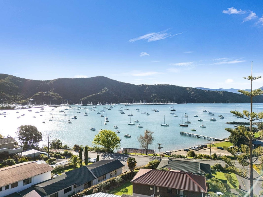 9A Finlay Grove, Waikawa, Picton - Carousel 1