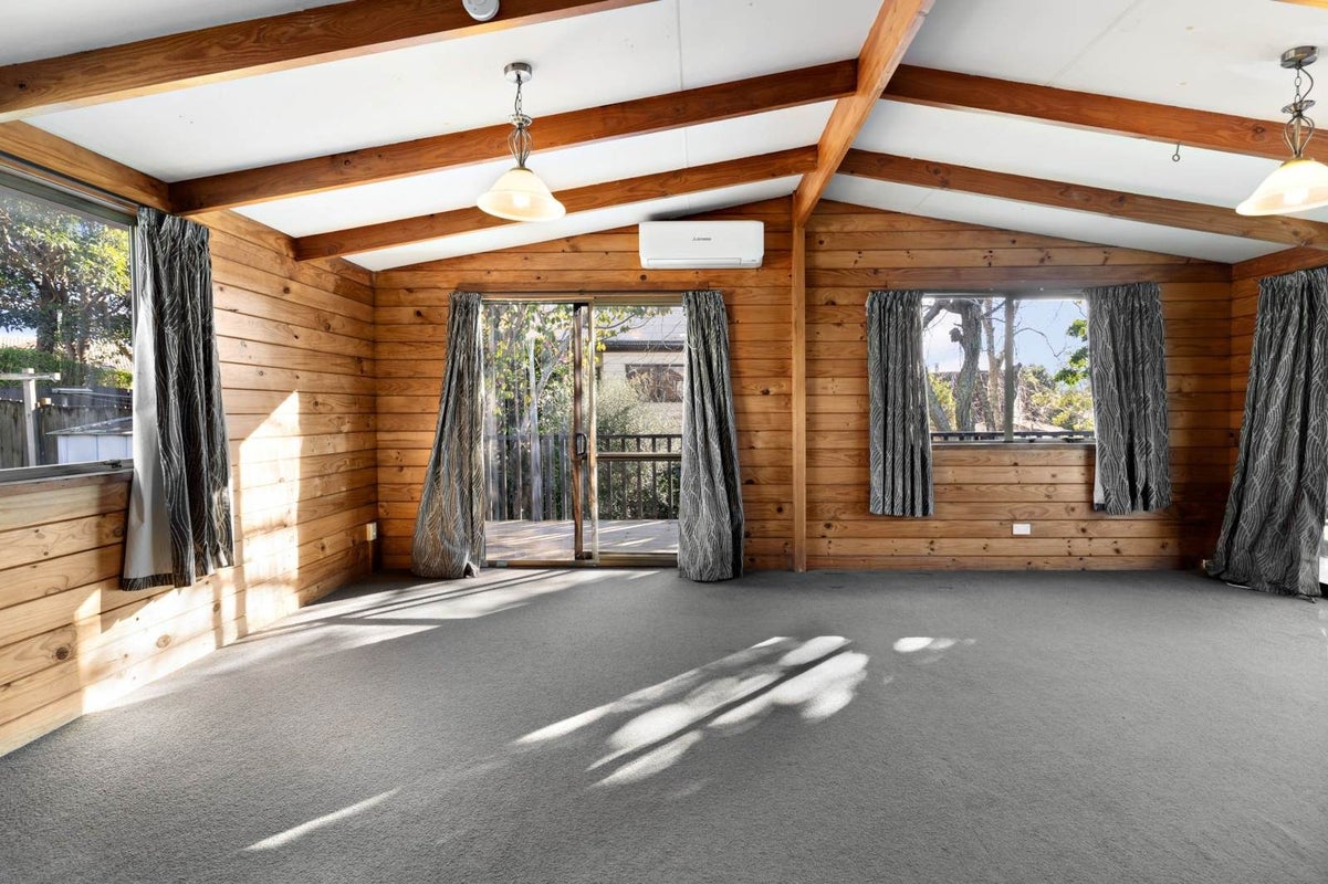 7 Balmore Place, Wattle Downs, Auckland - Carousel 2