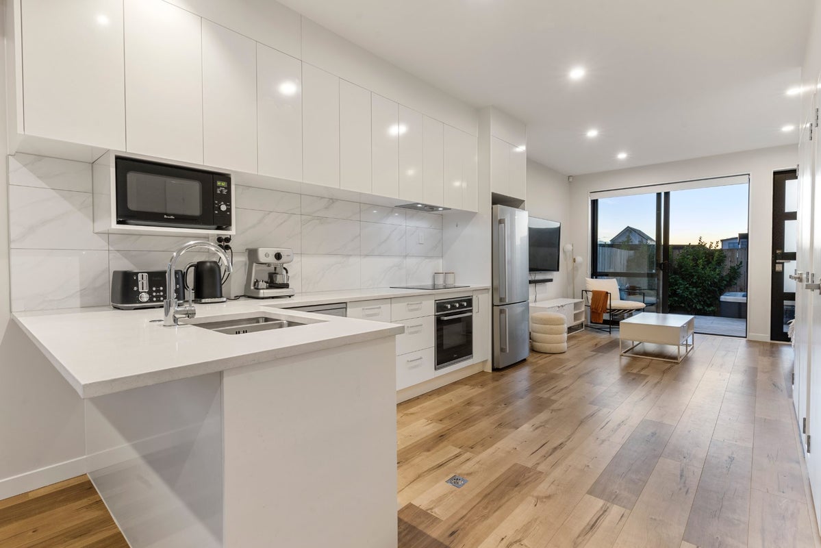 14 Matakohe Road, Westgate, Auckland - Carousel 2
