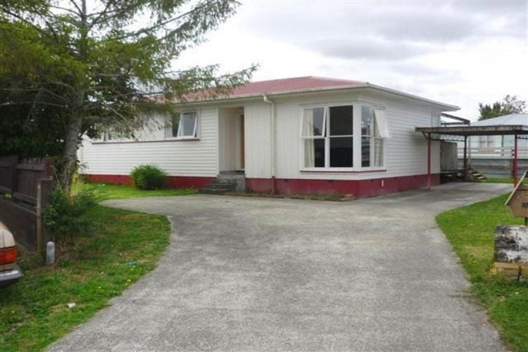 35 Belgrave Place, Papakura, Papakura - Carousel 1