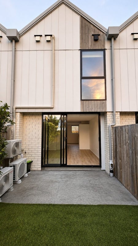 5/8 Brady Road, Otahuhu, Auckland - Carousel 1