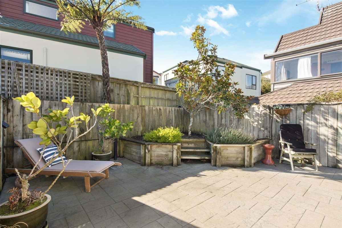 3 Swinford Crescent, Johnsonville, Wellington - Carousel 14