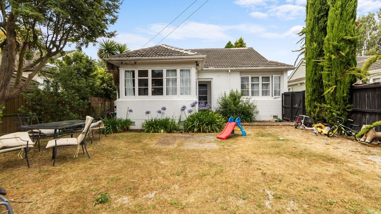 12 Denvir Street, Strowan, Christchurch - Carousel 1