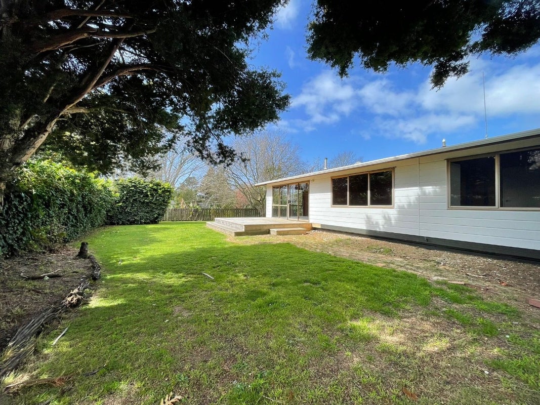139 Fitzroy Avenue, Fitzroy, Hamilton - Carousel 1