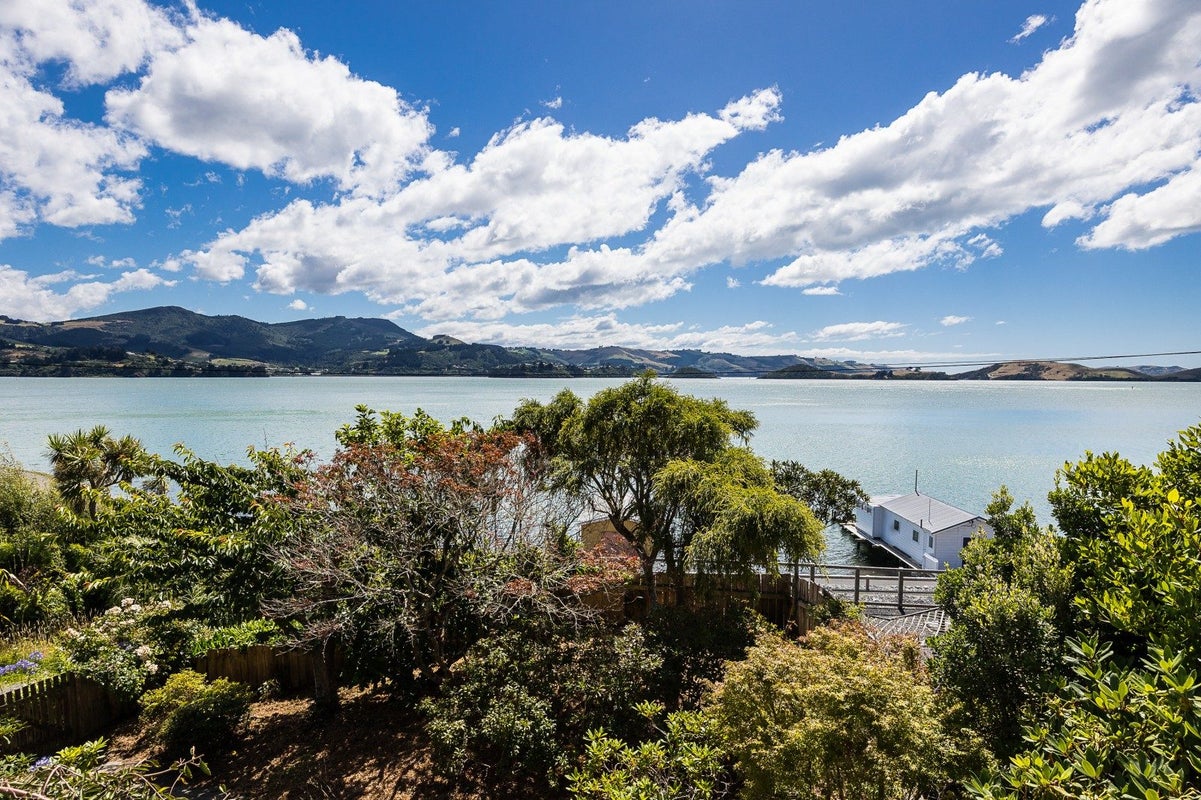 1 King George Street, Broad Bay, Dunedin - Carousel 1
