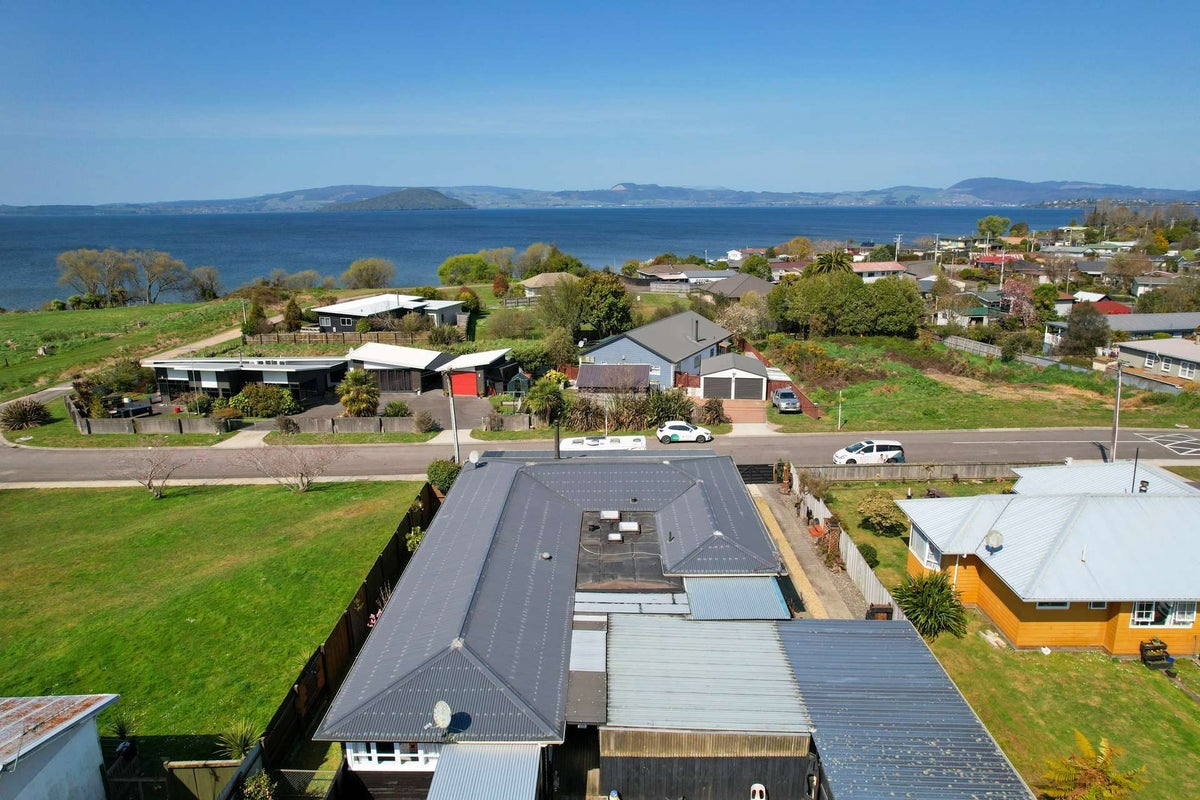 42 Camellia Drive, Ngongotaha, Rotorua - Carousel 2