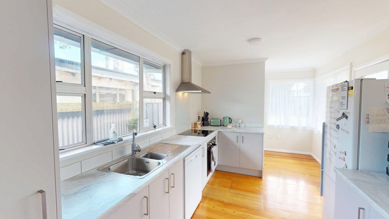 23 Featherston Street, Takaro, Palmerston North - Carousel 2
