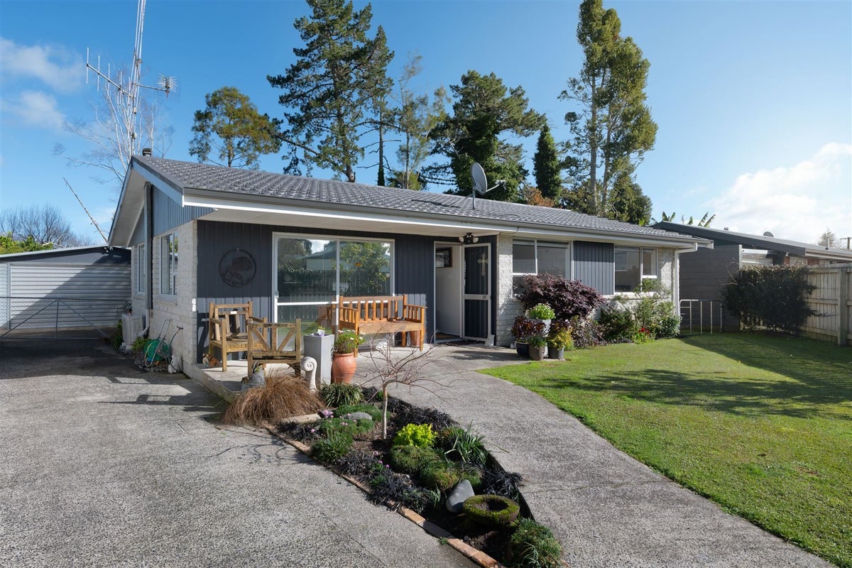 8 Ansford Place, Bader, Hamilton - Carousel 2