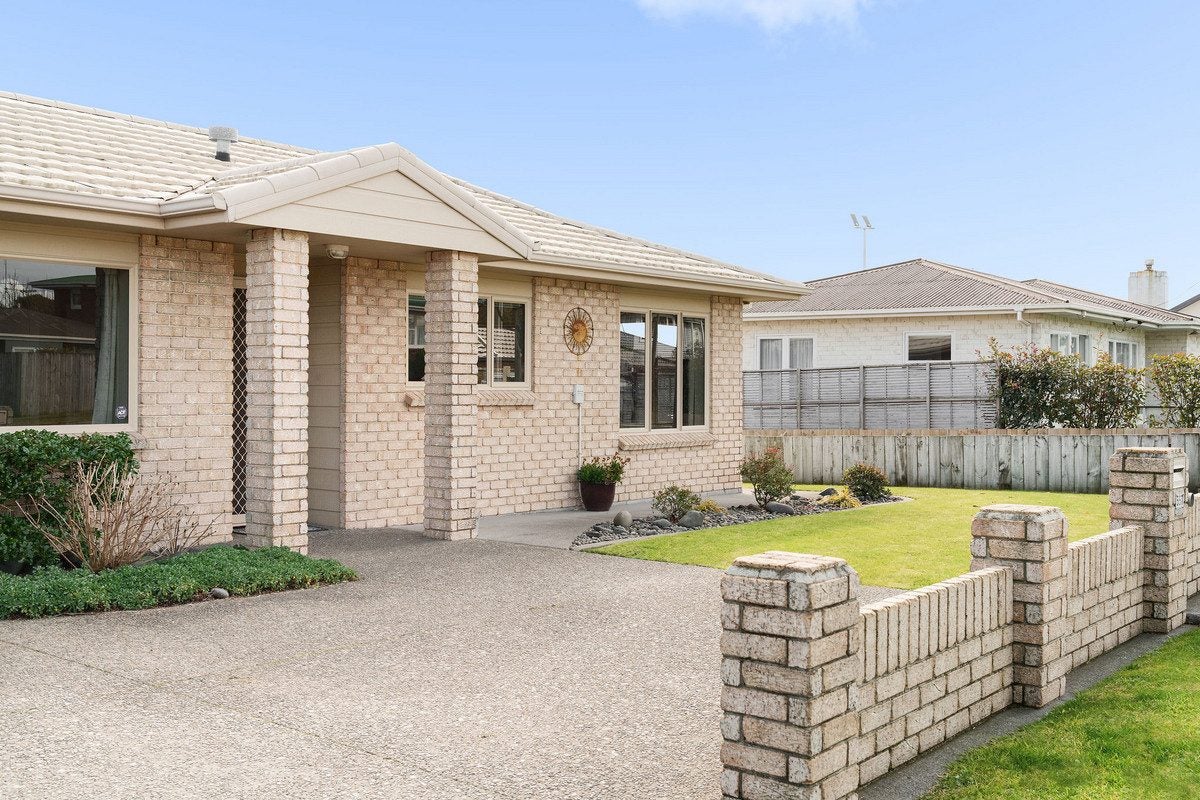 557 Fraser Street, Greerton, Tauranga - Carousel 1